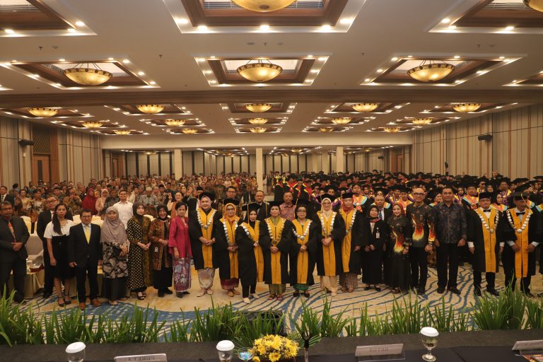 FOTO HEADER WEBSITE ARTIKEL BERITA WISUDA STIEPARI 2025