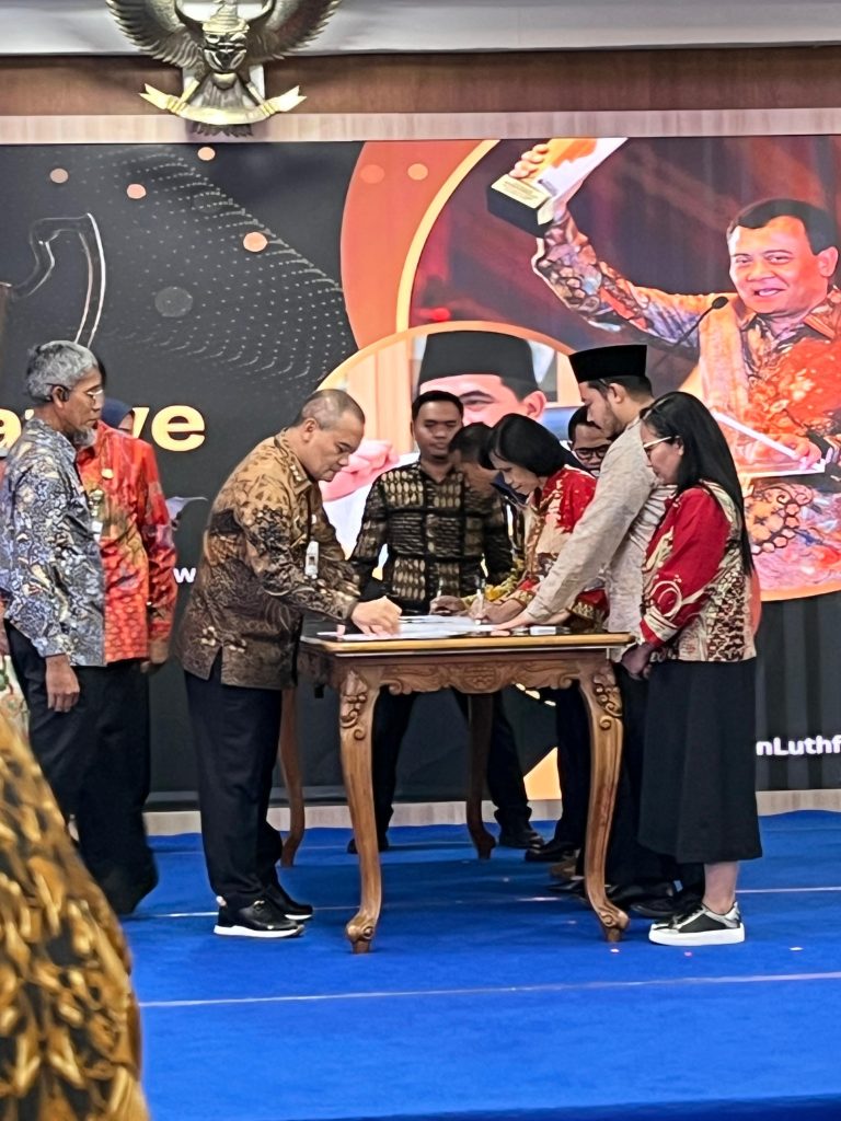 STIEPARI Raih Anugerah Collaborative Award 2026 dan Teken MoU dengan Pemerintah Provinsi Jawa Tengah