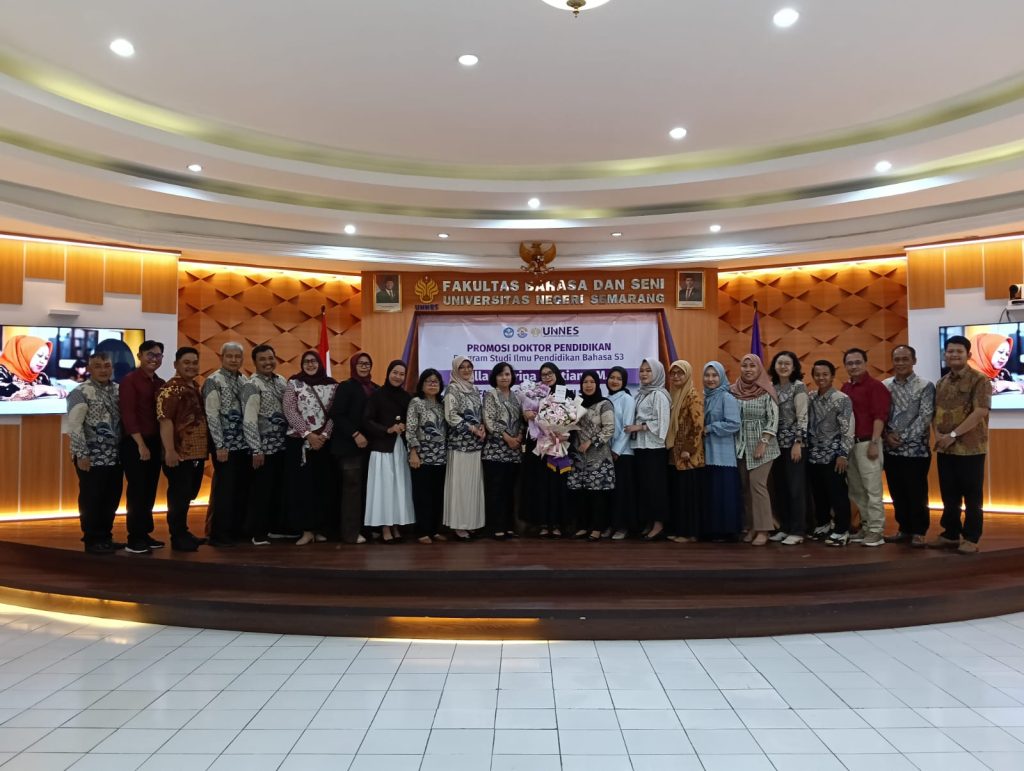 Dosen STIEPARI Semarang, Dr. Shella Gherina Saptiany, S.Pd., M.Pd. Raih Gelar Doktor Ilmu Pendidkan Bahasa dengan IPK 4,00